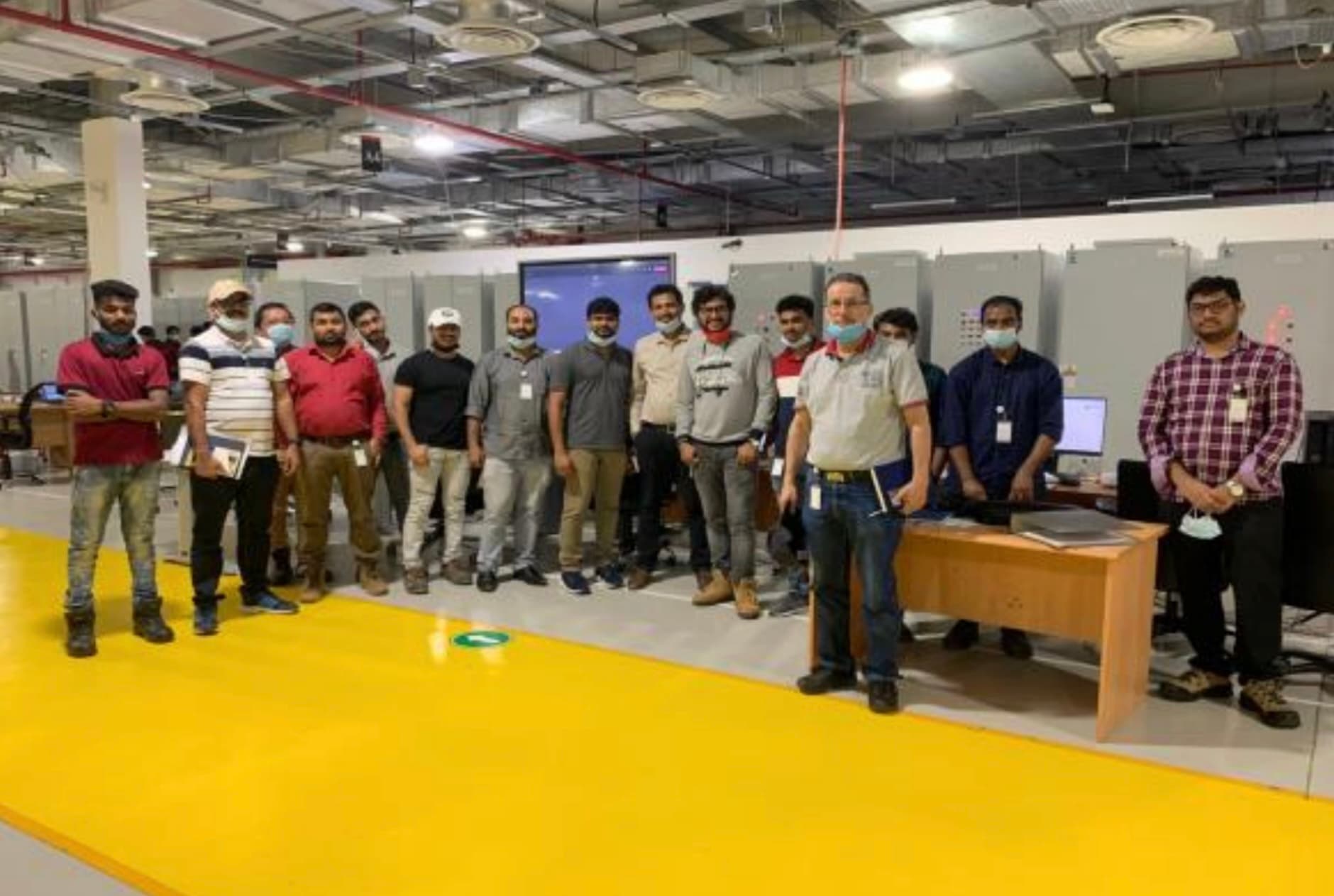 C+G Instruments control room or team